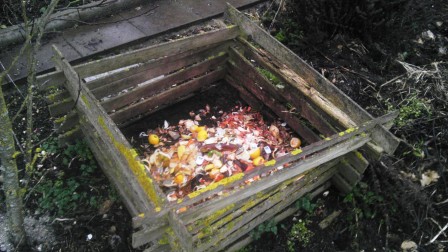 Komposthaufen aus Holz