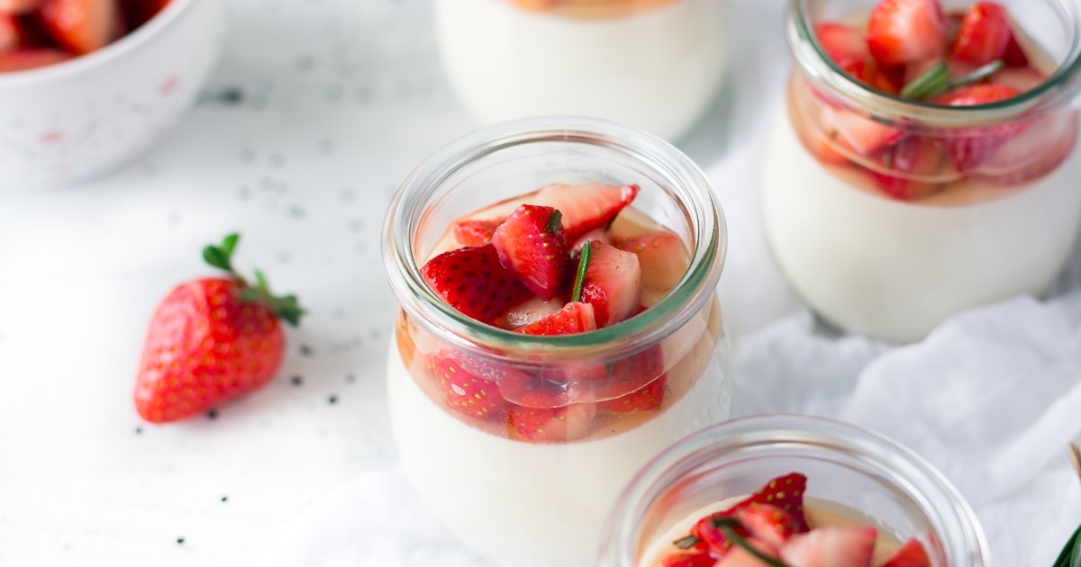 Selbstgemachtes Beereneis ohne Zucker